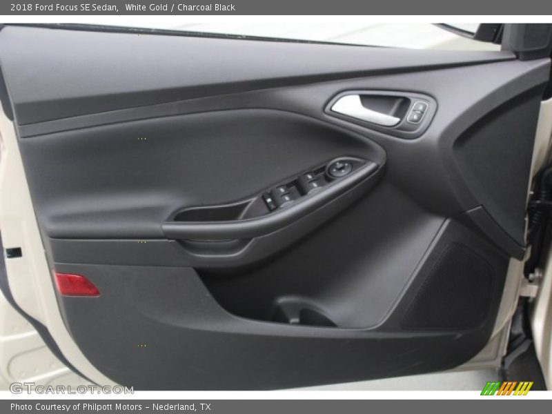 White Gold / Charcoal Black 2018 Ford Focus SE Sedan