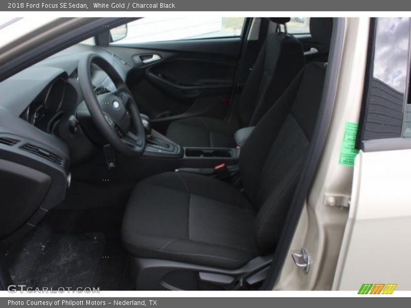 White Gold / Charcoal Black 2018 Ford Focus SE Sedan