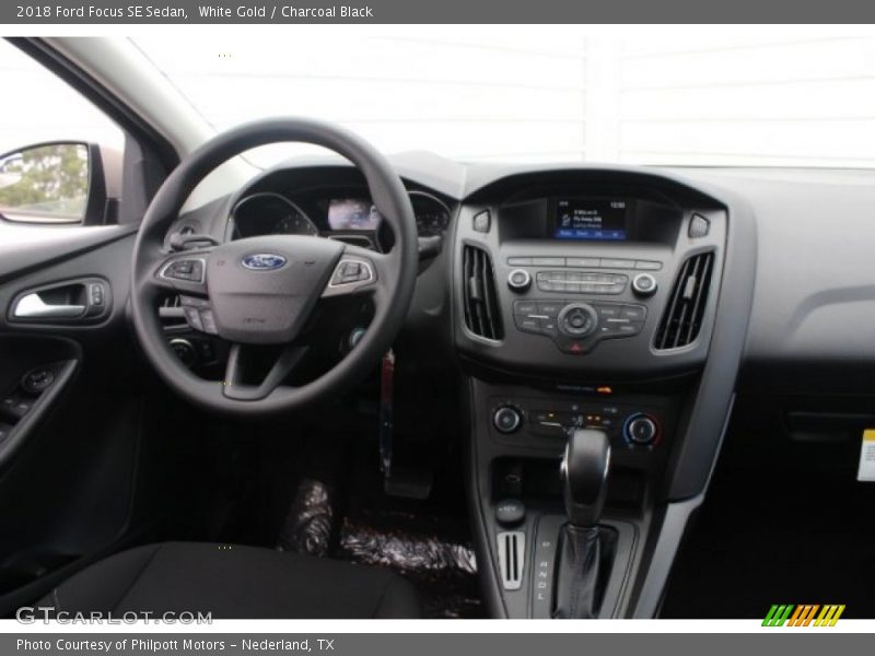 White Gold / Charcoal Black 2018 Ford Focus SE Sedan