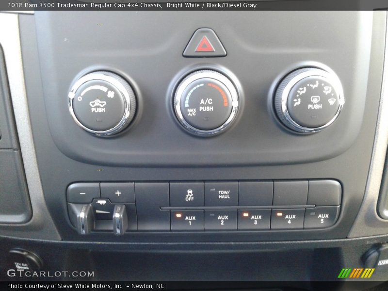Bright White / Black/Diesel Gray 2018 Ram 3500 Tradesman Regular Cab 4x4 Chassis