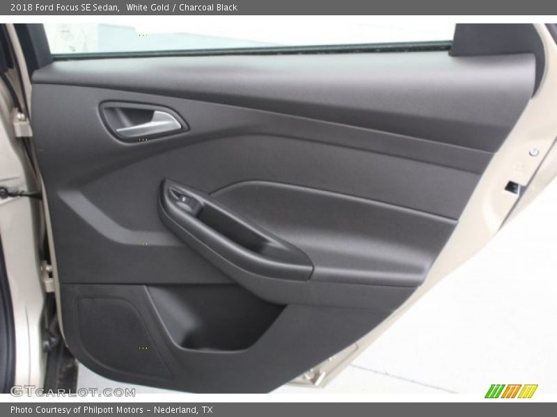 White Gold / Charcoal Black 2018 Ford Focus SE Sedan