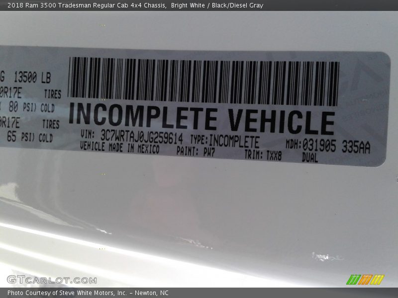 Bright White / Black/Diesel Gray 2018 Ram 3500 Tradesman Regular Cab 4x4 Chassis