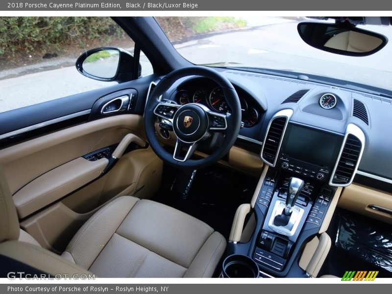 Dashboard of 2018 Cayenne Platinum Edition