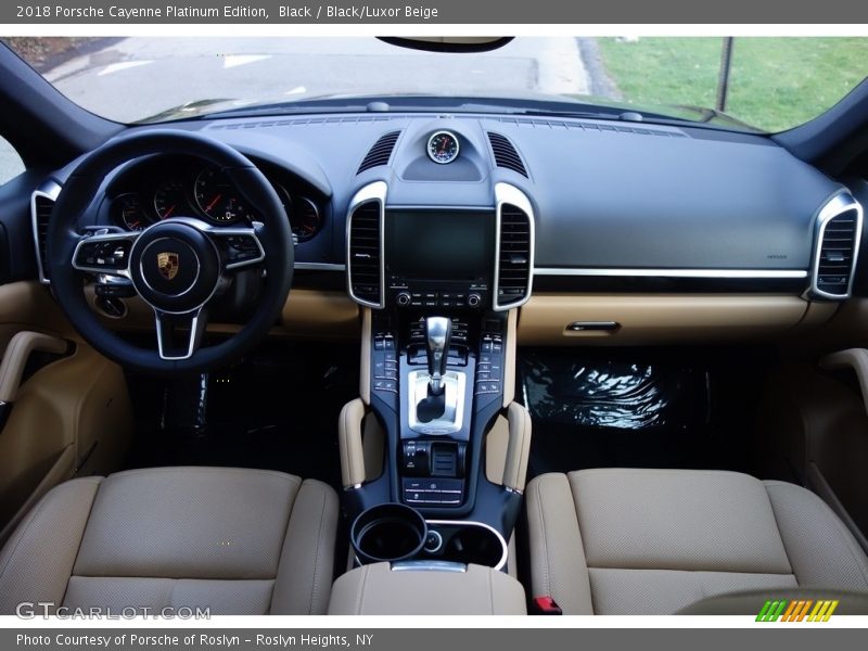 Dashboard of 2018 Cayenne Platinum Edition