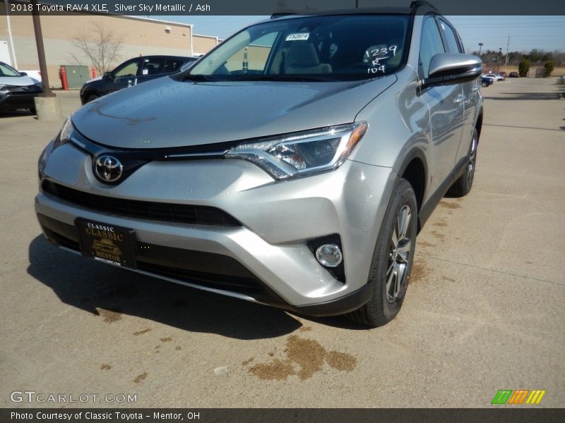Silver Sky Metallic / Ash 2018 Toyota RAV4 XLE