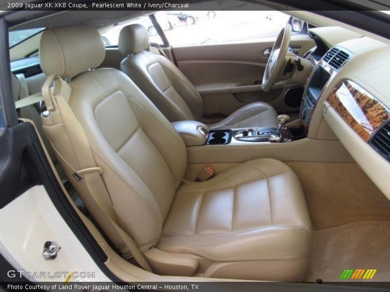 Pearlescent White / Ivory/Charcoal 2009 Jaguar XK XK8 Coupe