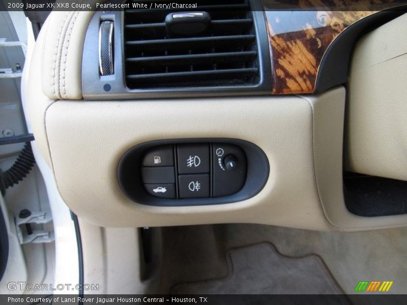 Pearlescent White / Ivory/Charcoal 2009 Jaguar XK XK8 Coupe