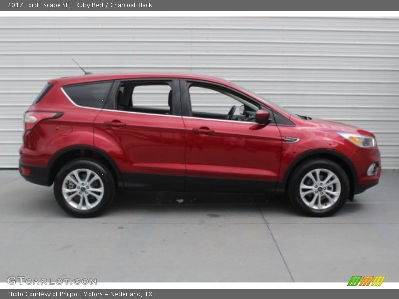 Ruby Red / Charcoal Black 2017 Ford Escape SE