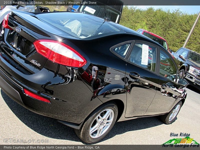 Shadow Black / Medium Light Stone 2018 Ford Fiesta SE Sedan