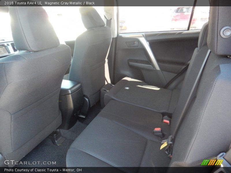 Magnetic Gray Metallic / Black 2018 Toyota RAV4 LE