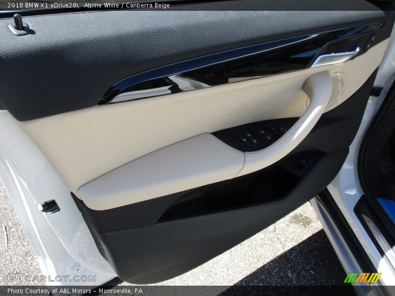Alpine White / Canberra Beige 2018 BMW X1 xDrive28i