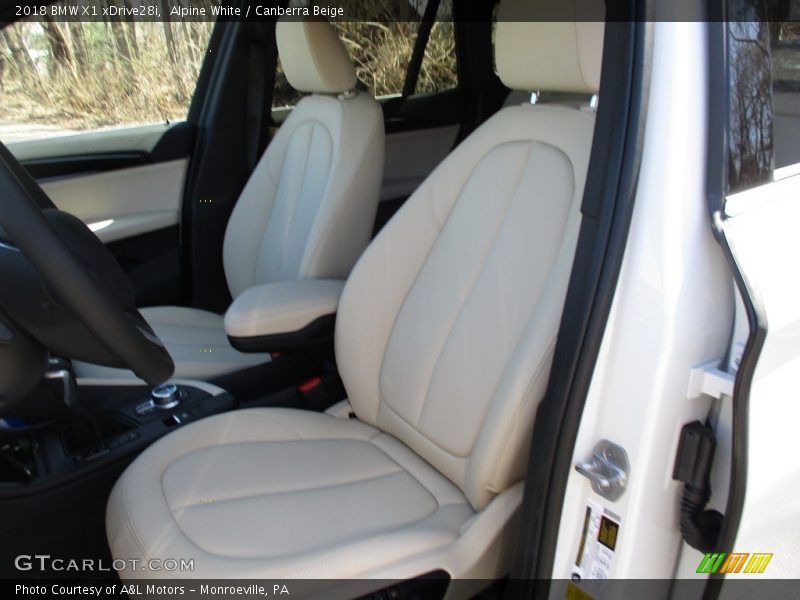 Alpine White / Canberra Beige 2018 BMW X1 xDrive28i