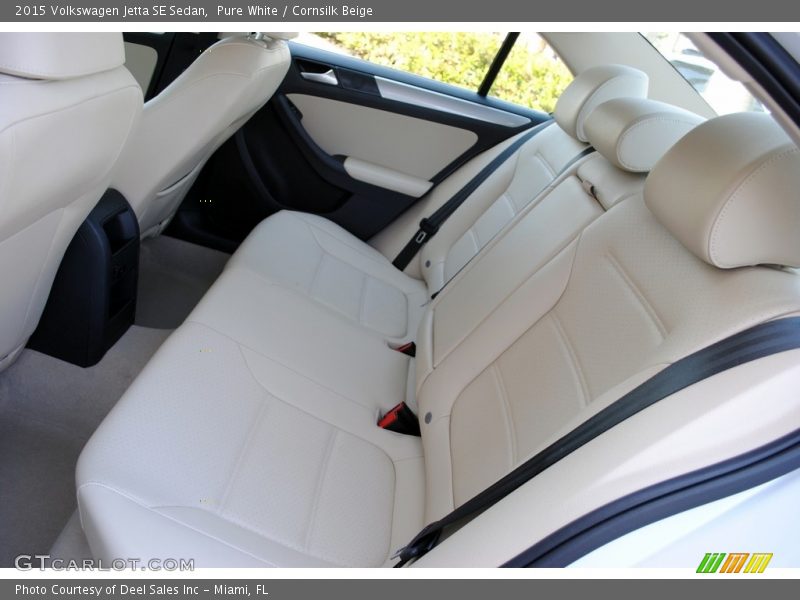 Pure White / Cornsilk Beige 2015 Volkswagen Jetta SE Sedan