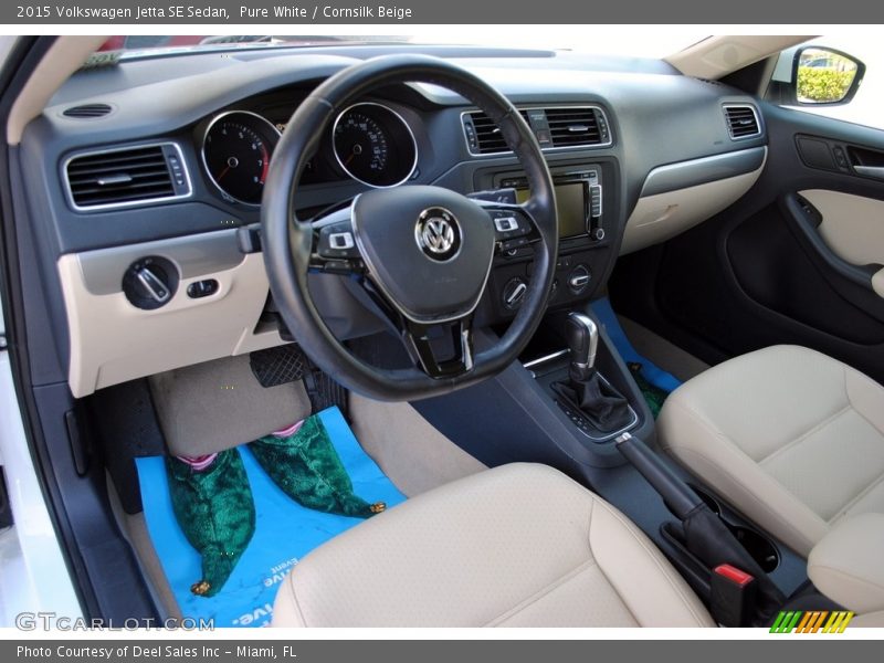 Pure White / Cornsilk Beige 2015 Volkswagen Jetta SE Sedan