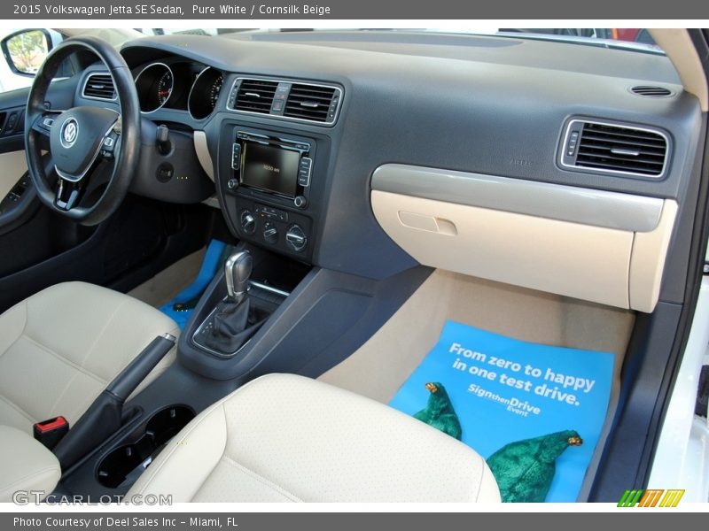 Pure White / Cornsilk Beige 2015 Volkswagen Jetta SE Sedan