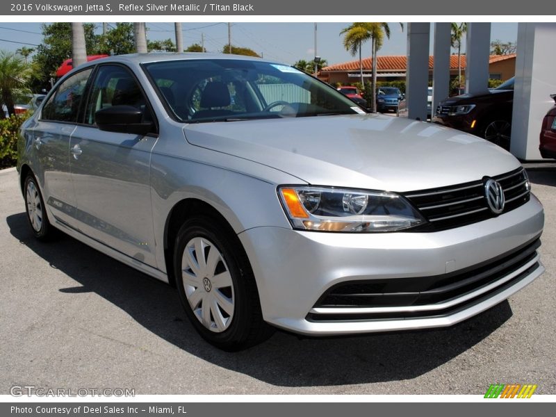 Reflex Silver Metallic / Titan Black 2016 Volkswagen Jetta S