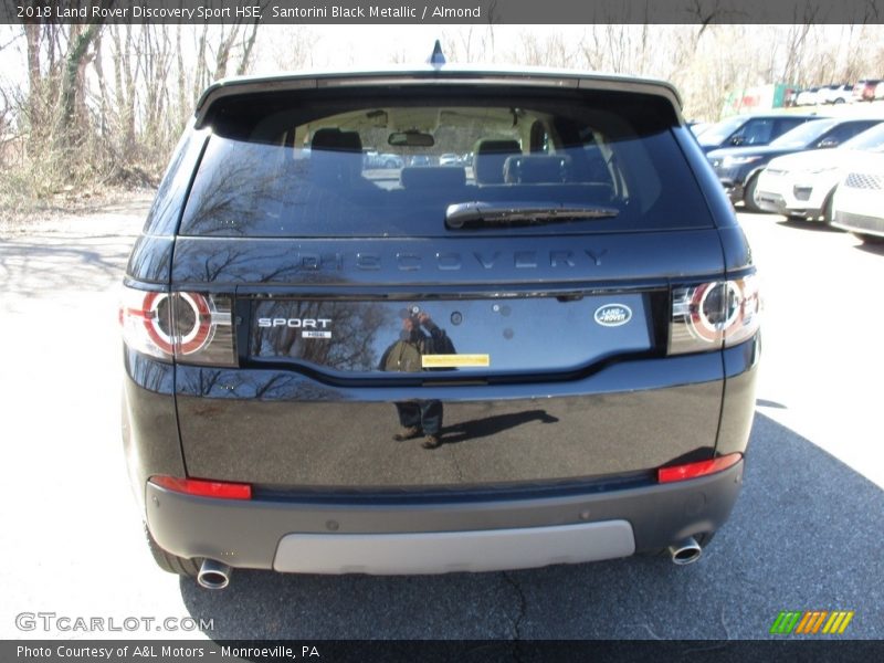 Santorini Black Metallic / Almond 2018 Land Rover Discovery Sport HSE