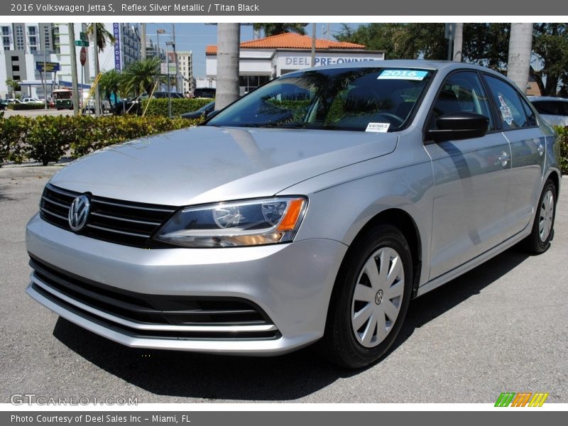 Reflex Silver Metallic / Titan Black 2016 Volkswagen Jetta S