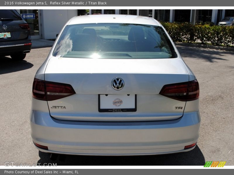 Reflex Silver Metallic / Titan Black 2016 Volkswagen Jetta S