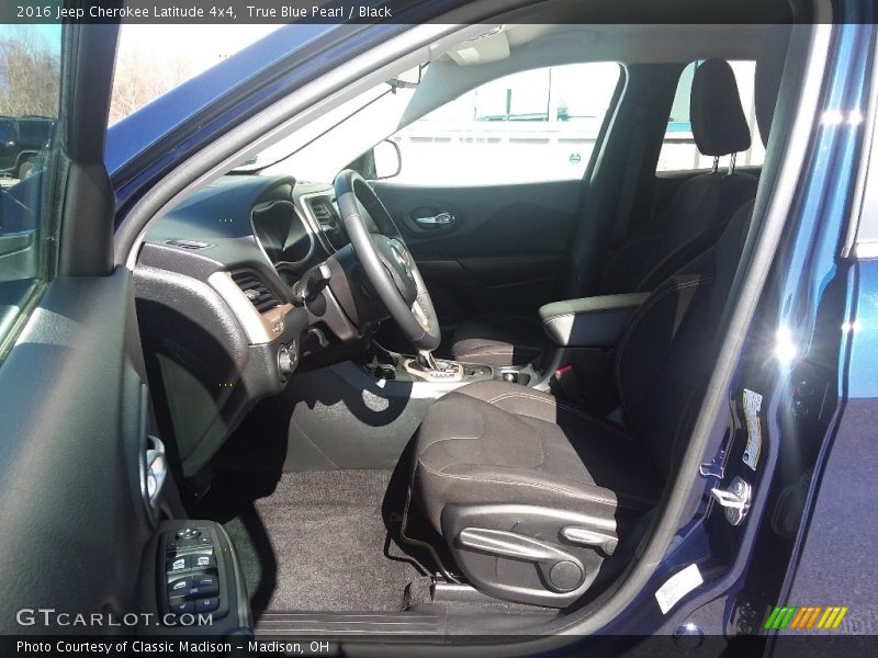 True Blue Pearl / Black 2016 Jeep Cherokee Latitude 4x4