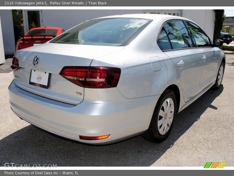 Reflex Silver Metallic / Titan Black 2016 Volkswagen Jetta S