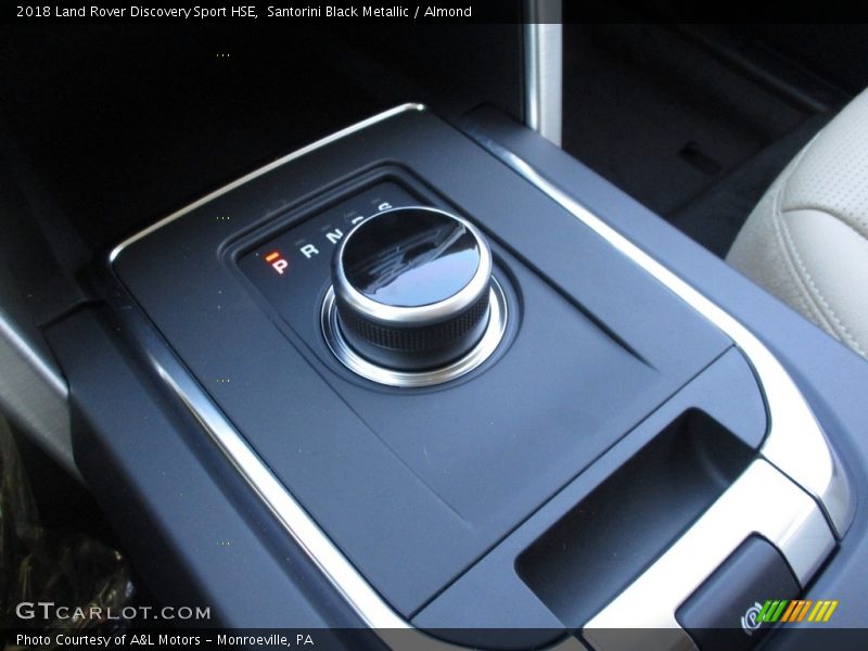 Santorini Black Metallic / Almond 2018 Land Rover Discovery Sport HSE