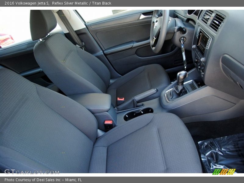 Reflex Silver Metallic / Titan Black 2016 Volkswagen Jetta S