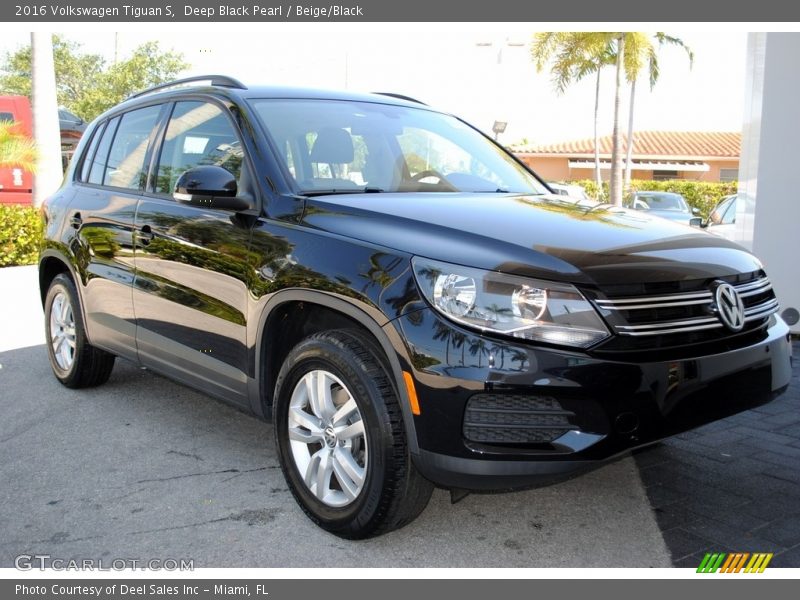 Deep Black Pearl / Beige/Black 2016 Volkswagen Tiguan S
