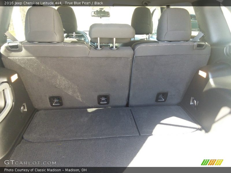 True Blue Pearl / Black 2016 Jeep Cherokee Latitude 4x4