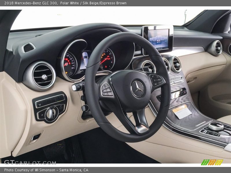 Polar White / Silk Beige/Espresso Brown 2018 Mercedes-Benz GLC 300