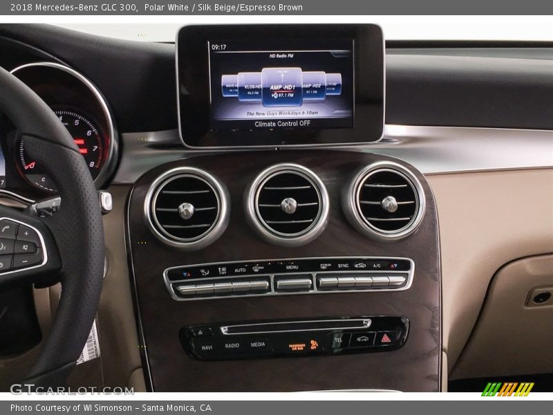 Polar White / Silk Beige/Espresso Brown 2018 Mercedes-Benz GLC 300