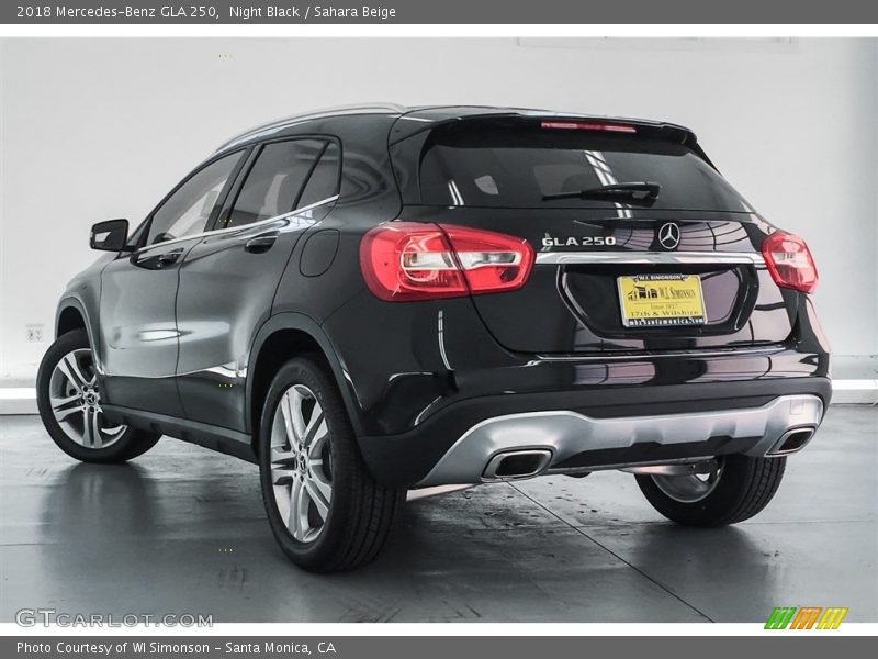 Night Black / Sahara Beige 2018 Mercedes-Benz GLA 250