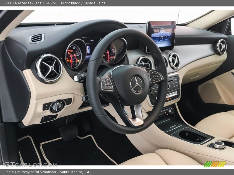 Night Black / Sahara Beige 2018 Mercedes-Benz GLA 250