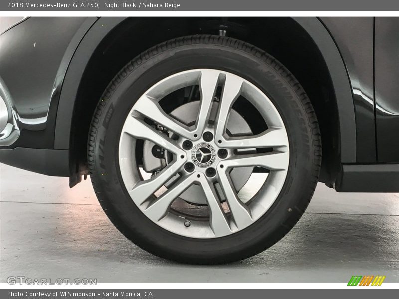 Night Black / Sahara Beige 2018 Mercedes-Benz GLA 250