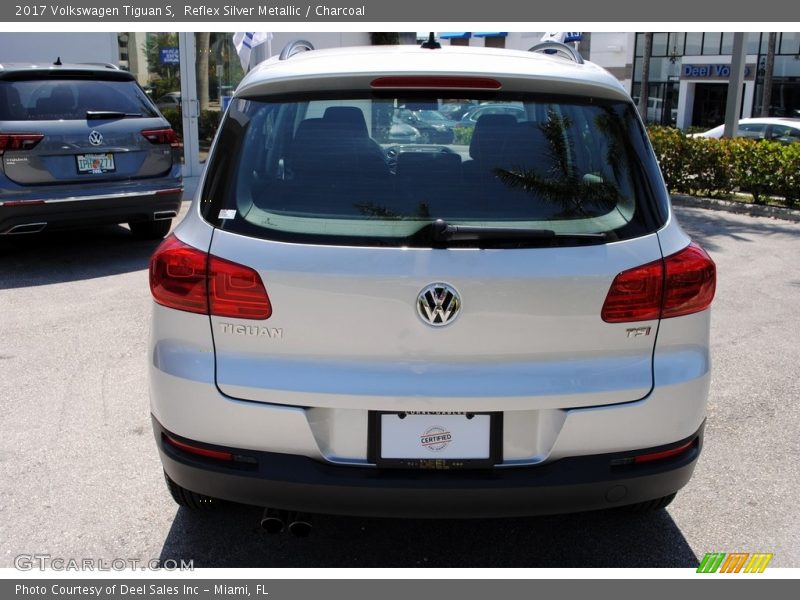 Reflex Silver Metallic / Charcoal 2017 Volkswagen Tiguan S