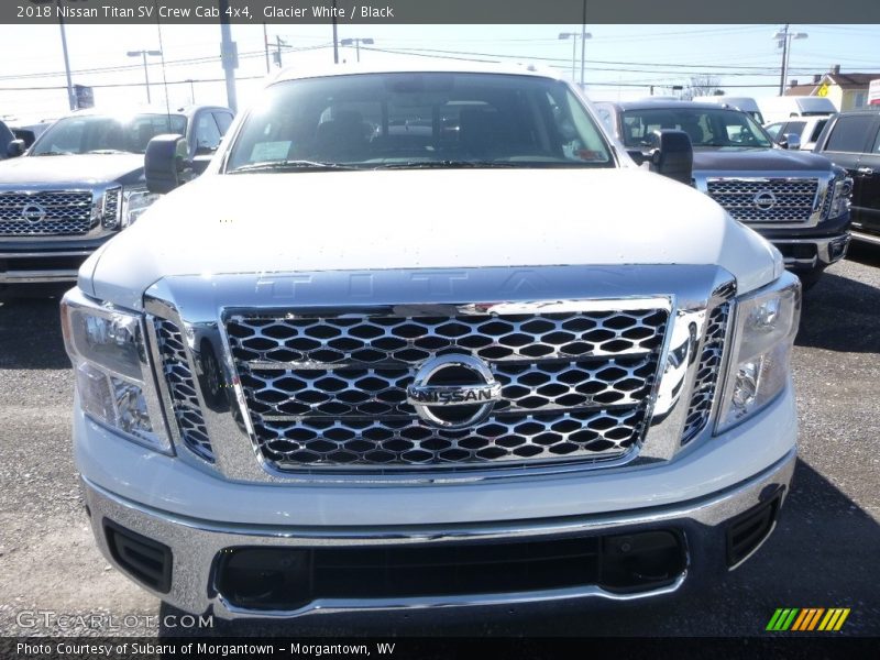 Glacier White / Black 2018 Nissan Titan SV Crew Cab 4x4
