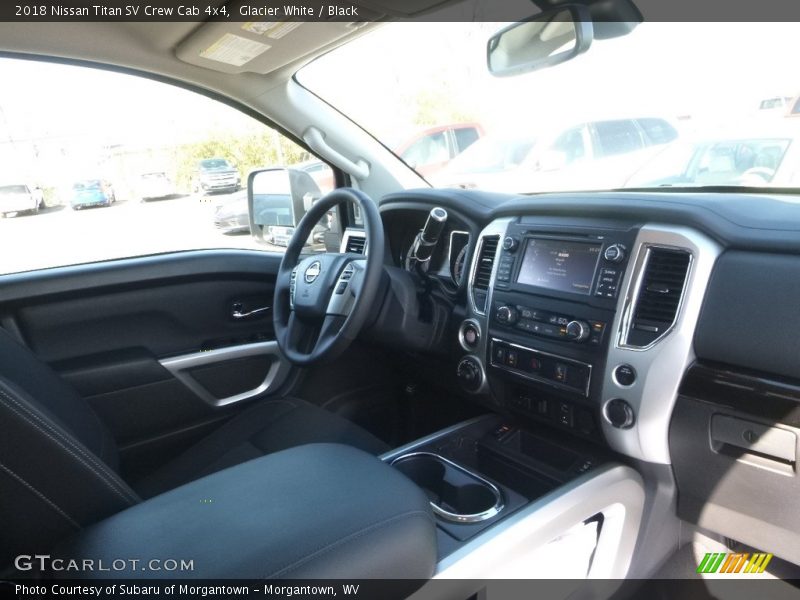 Glacier White / Black 2018 Nissan Titan SV Crew Cab 4x4