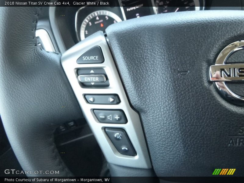 Glacier White / Black 2018 Nissan Titan SV Crew Cab 4x4