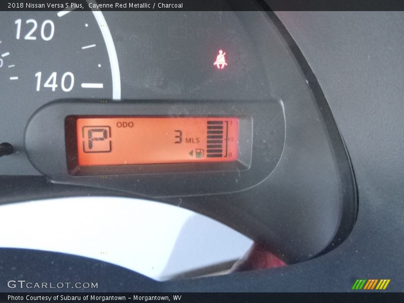 Cayenne Red Metallic / Charcoal 2018 Nissan Versa S Plus