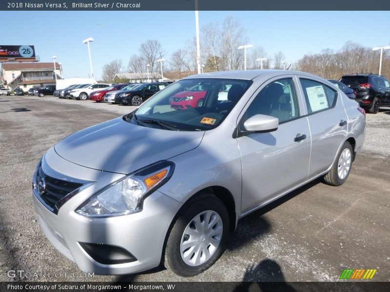 Front 3/4 View of 2018 Versa S