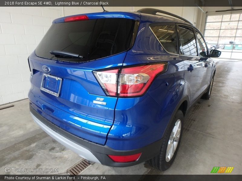 Lightning Blue / Charcoal Black 2018 Ford Escape SE 4WD