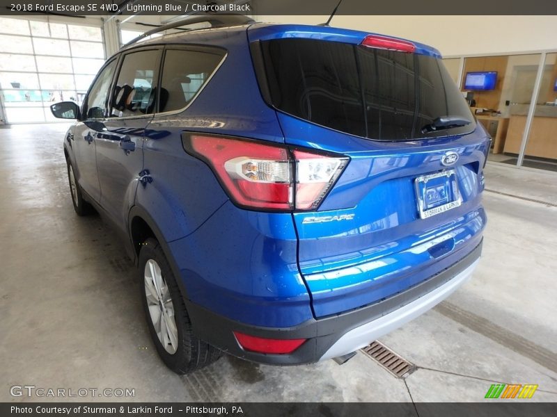Lightning Blue / Charcoal Black 2018 Ford Escape SE 4WD