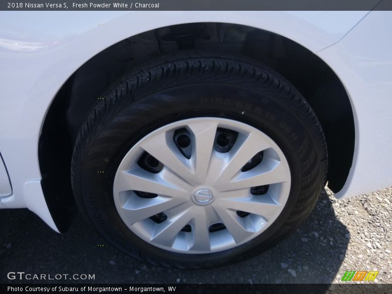 Fresh Powder White / Charcoal 2018 Nissan Versa S