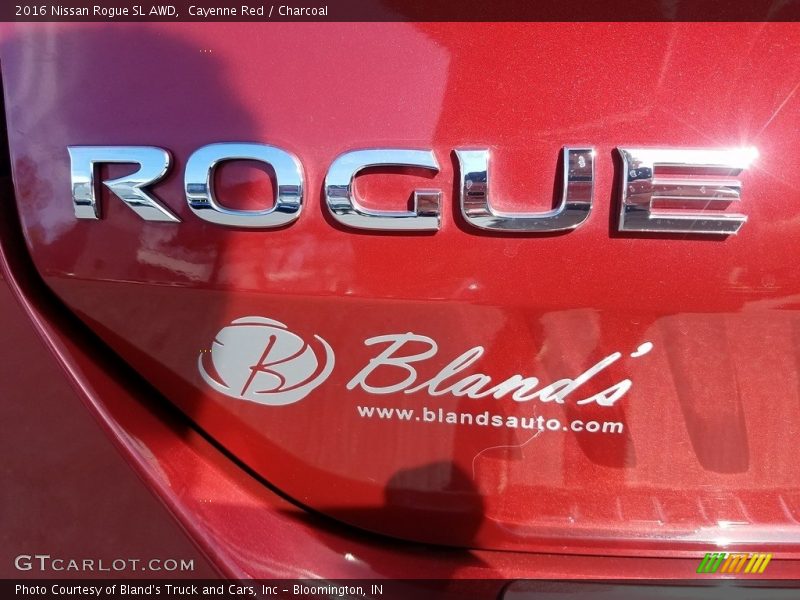 Cayenne Red / Charcoal 2016 Nissan Rogue SL AWD