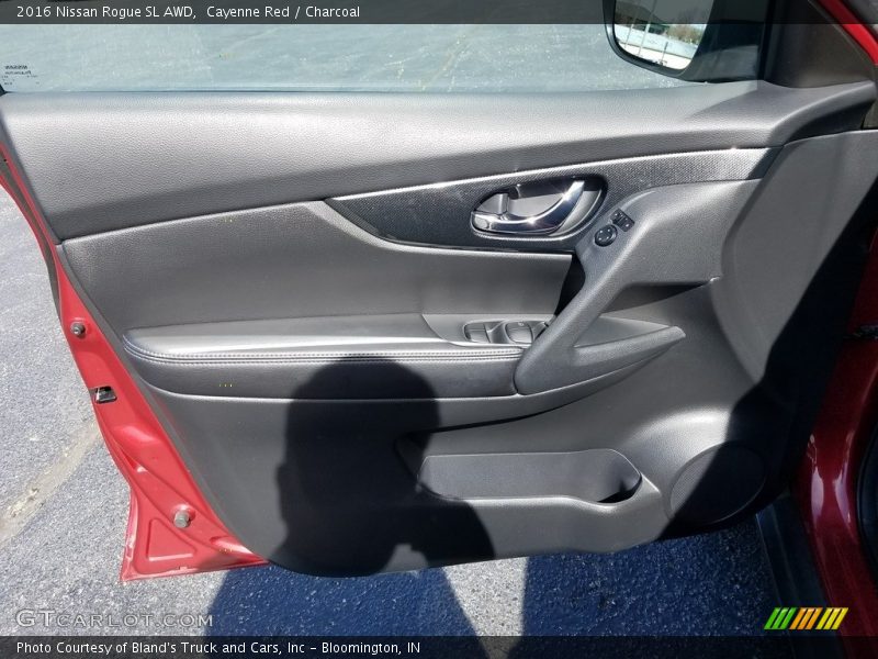 Cayenne Red / Charcoal 2016 Nissan Rogue SL AWD