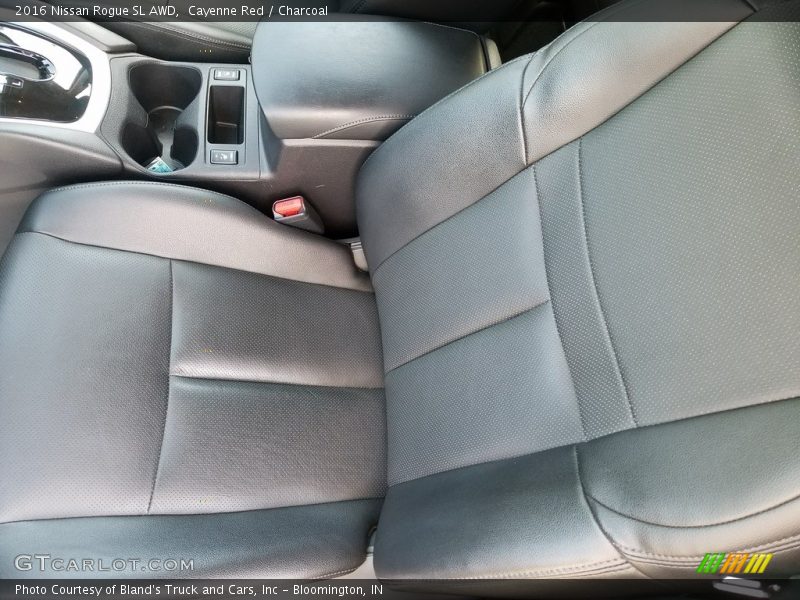 Cayenne Red / Charcoal 2016 Nissan Rogue SL AWD