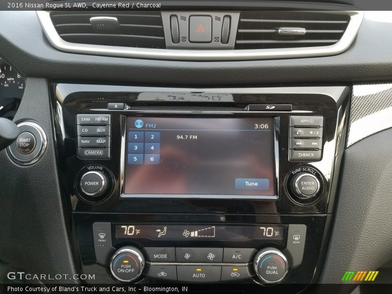 Cayenne Red / Charcoal 2016 Nissan Rogue SL AWD