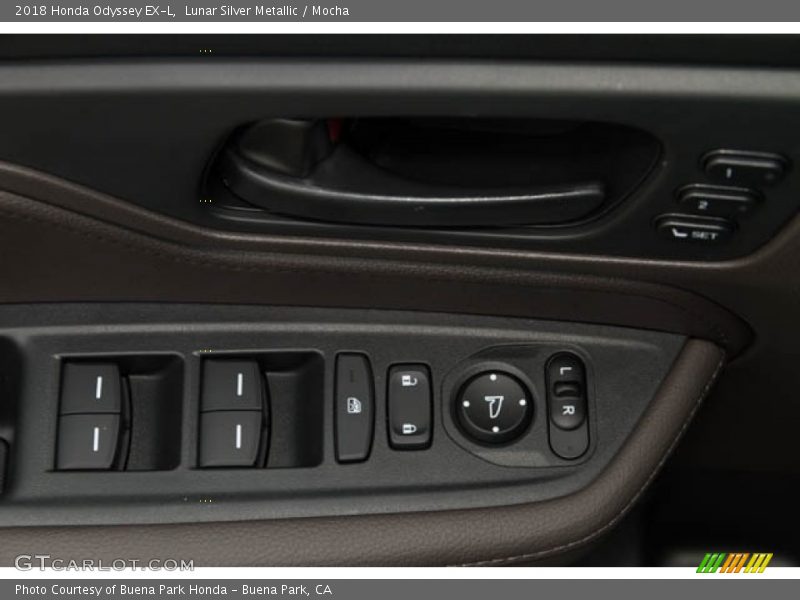 Lunar Silver Metallic / Mocha 2018 Honda Odyssey EX-L