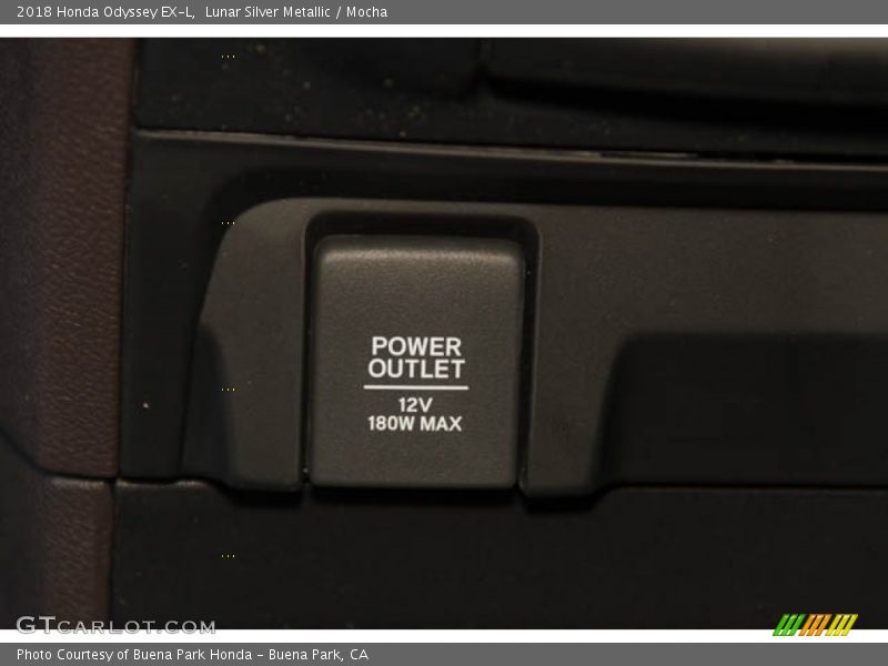 Lunar Silver Metallic / Mocha 2018 Honda Odyssey EX-L