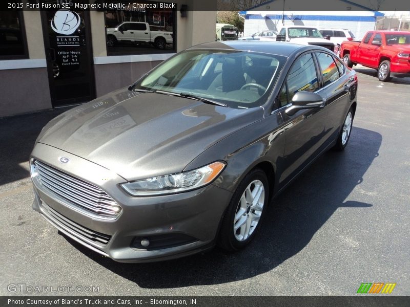 Magnetic Metallic / Charcoal Black 2015 Ford Fusion SE
